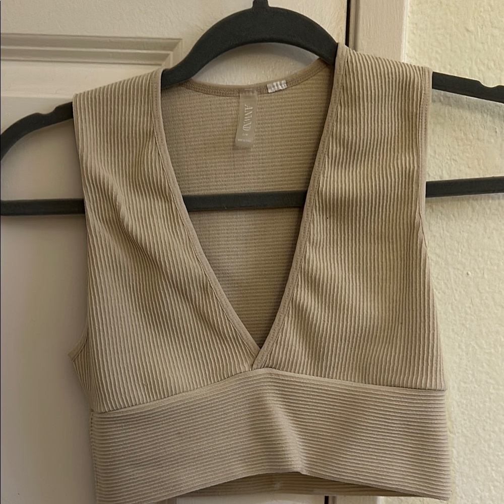Tan Ribbed V-Neck Crop Top - Picture 2 of 3